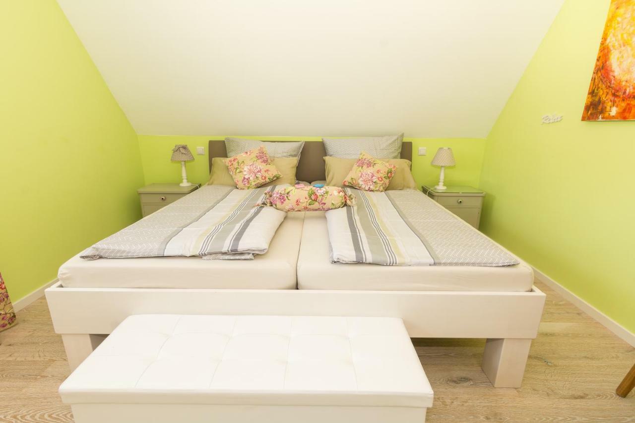 Ferienwohnung Hochgewaechs Bad Neuenahr-Ahrweiler Buitenkant foto